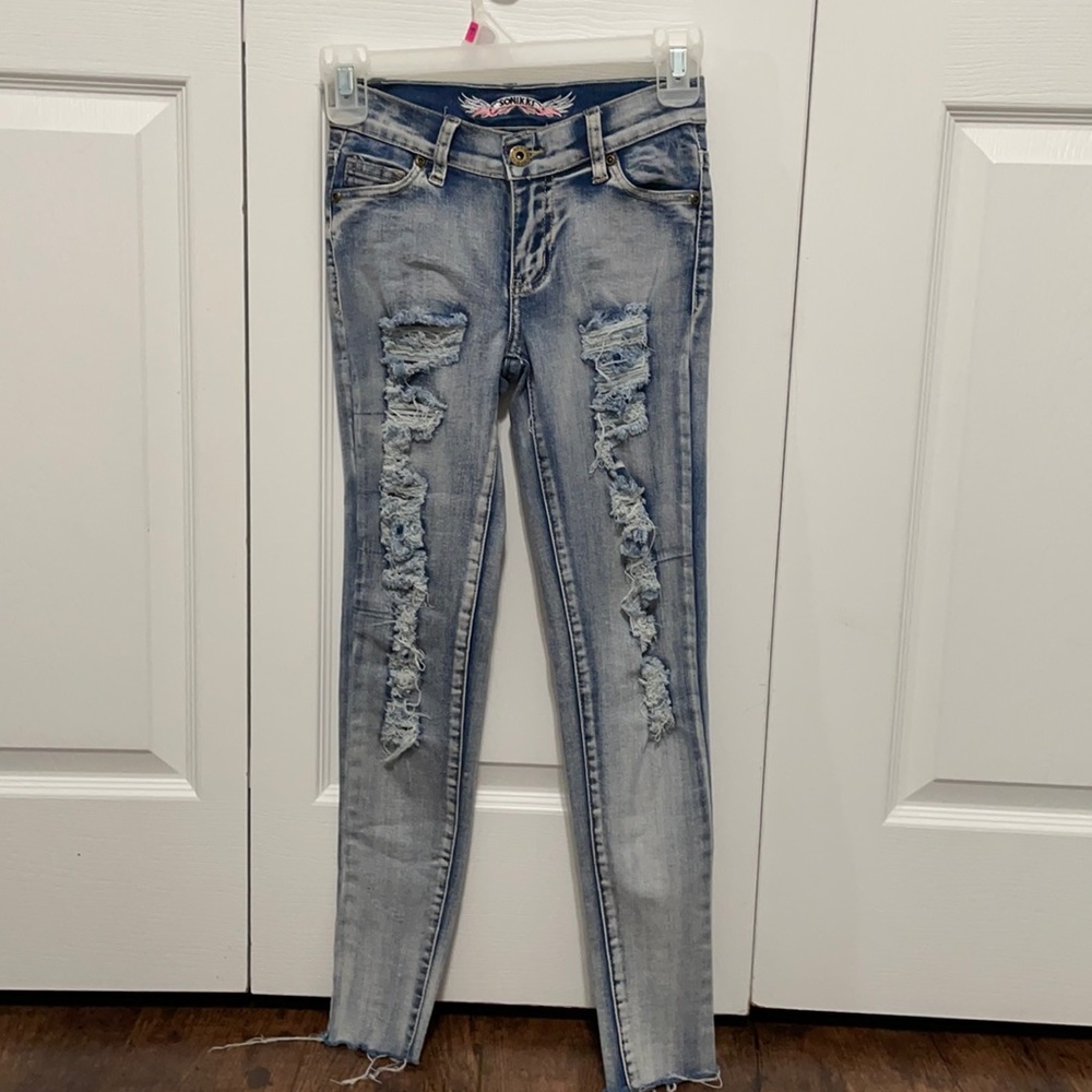 SoNikki Trendy Girls Size 8 Ripped Jeans